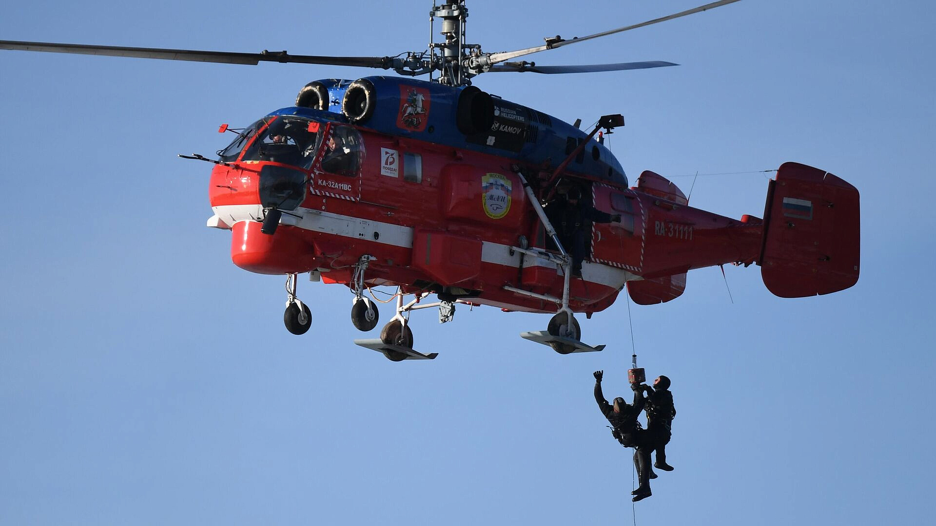 В Нижегородской области спасли рыбаков с дрейфующих льдин