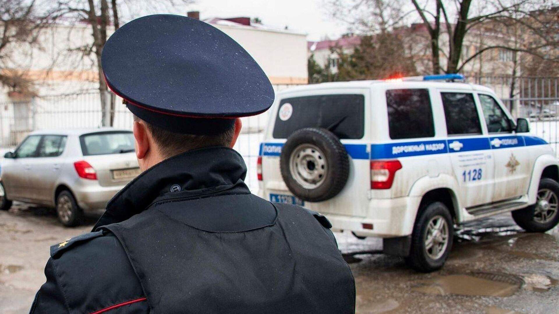 Во Владивостоке задержали подростков, напавших на иностранца и ребенка
