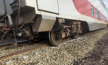 С места столкновения поездов в Мурманской области убрали пять вагонов