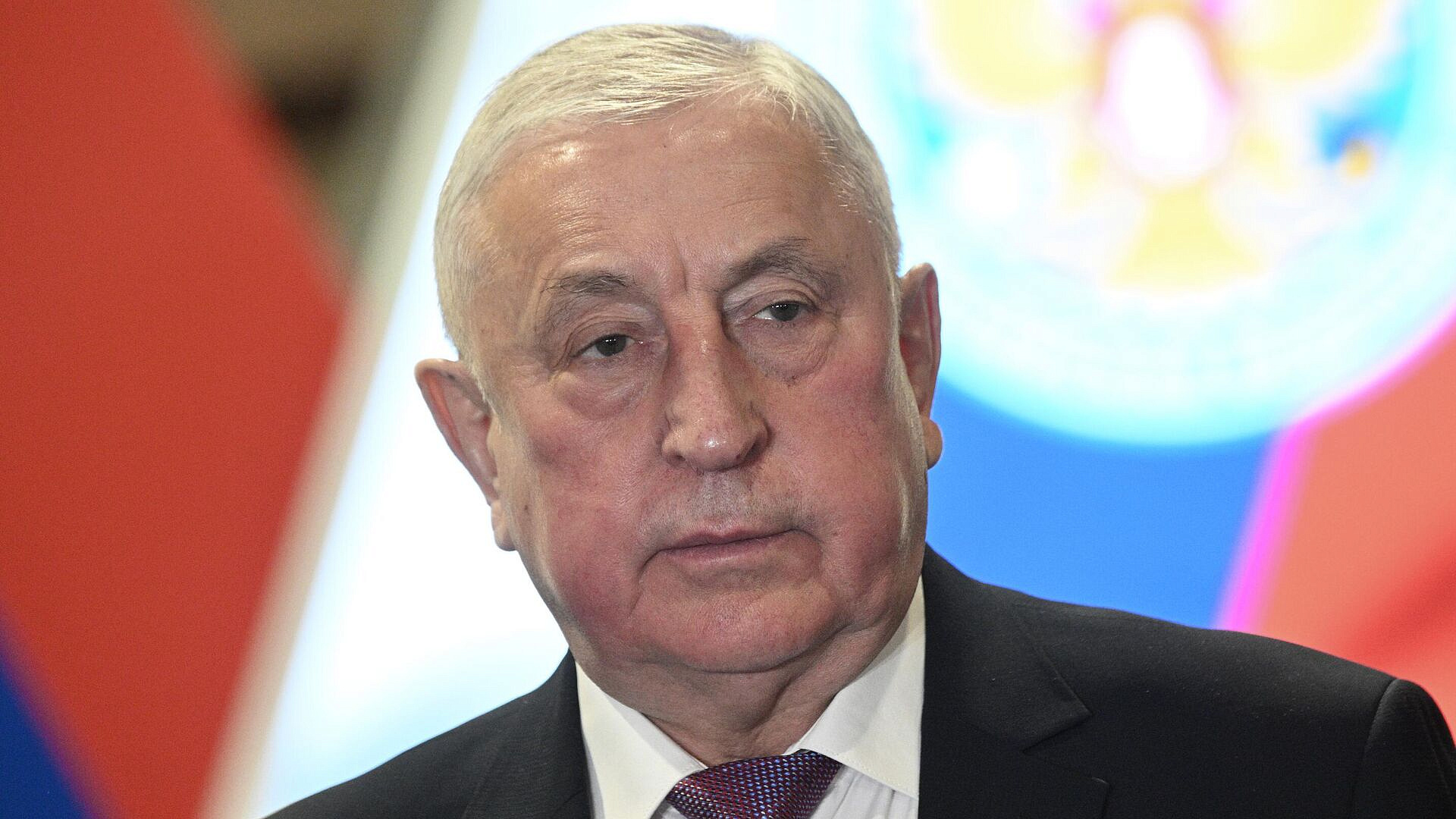 Доверенное лицо кандидата в президенты от КПРФ на дебатах забыл его фамилию