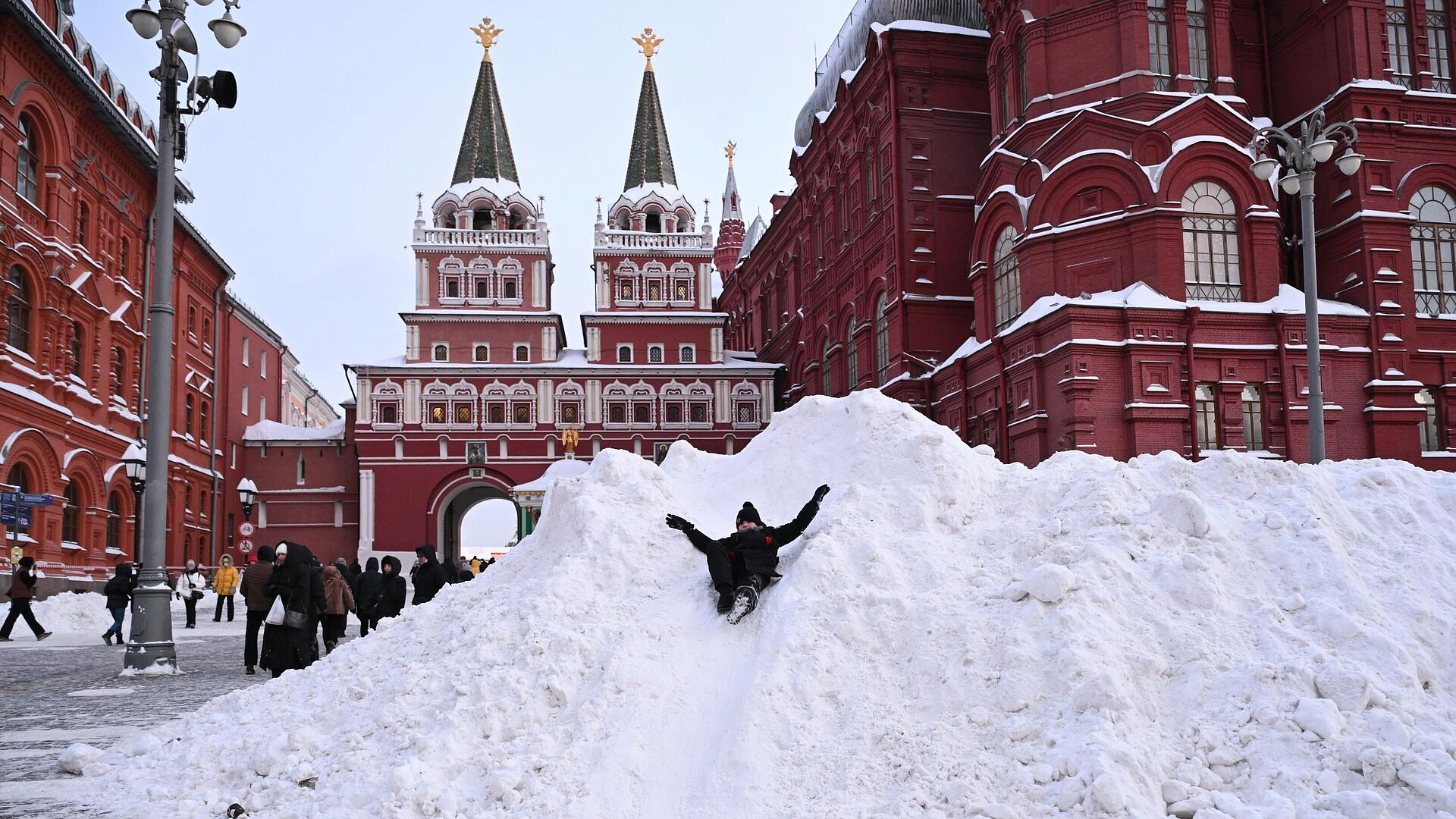 Глава РАН назвал причину погодных аномалий в Москве