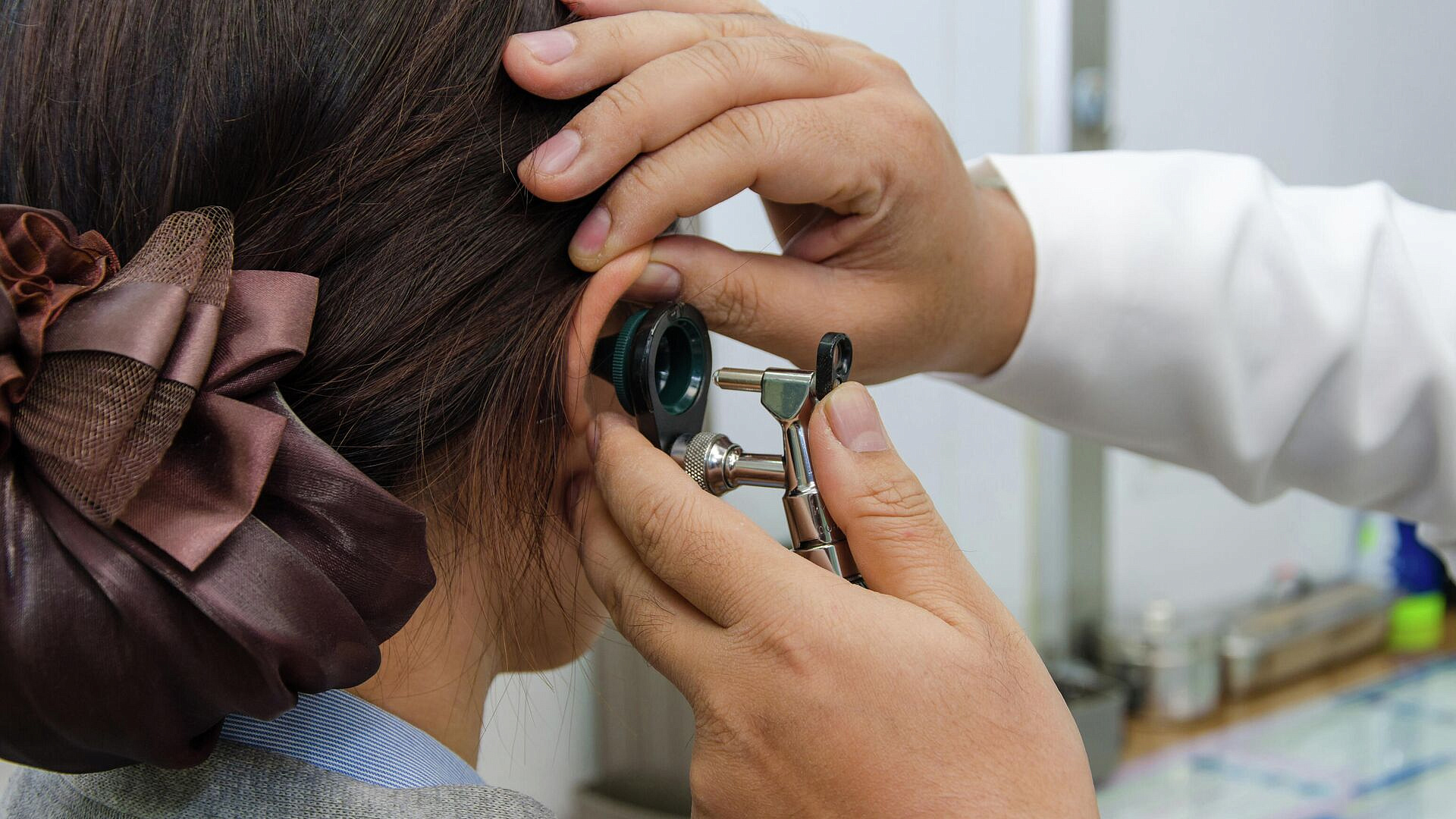 В Ярославской области выросло число пациентов с застрявшим микронаушником