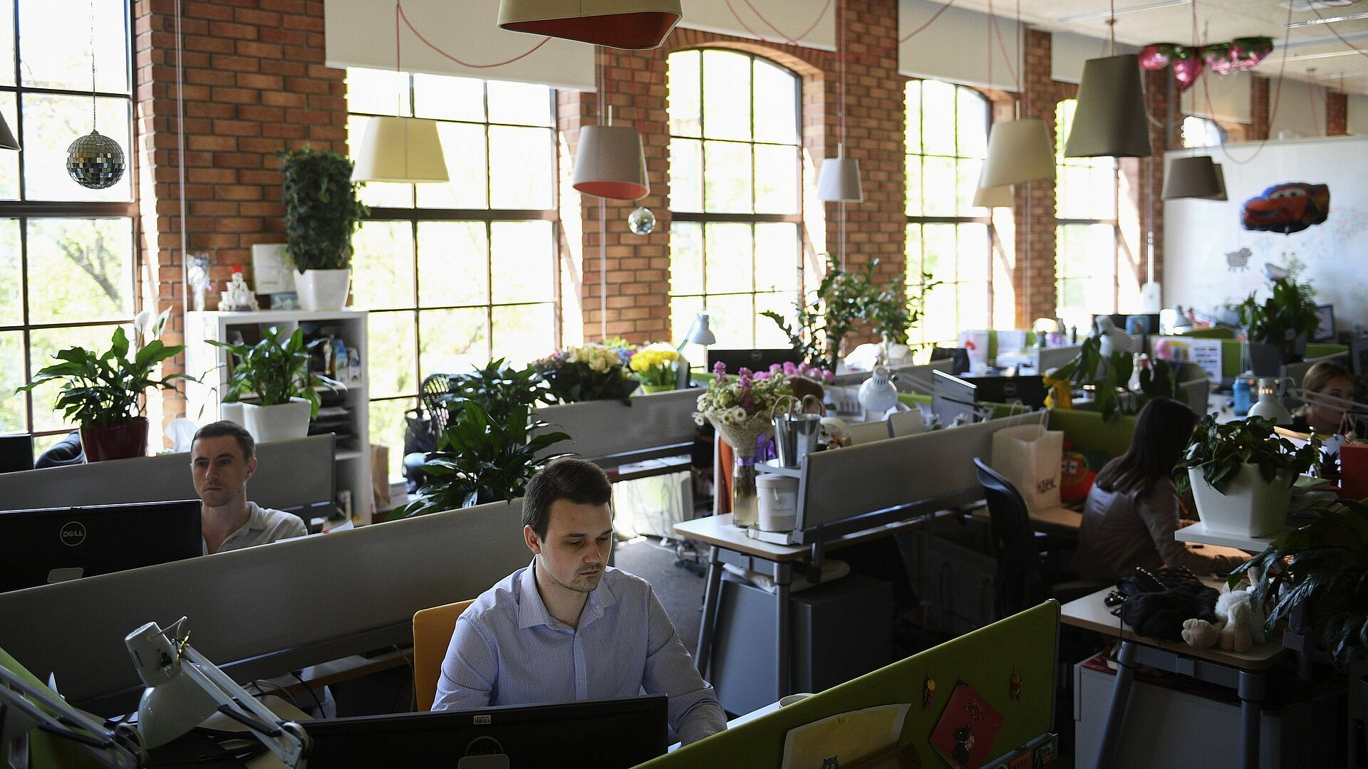 Роструд разъяснил правила работы в предпраздничные дни