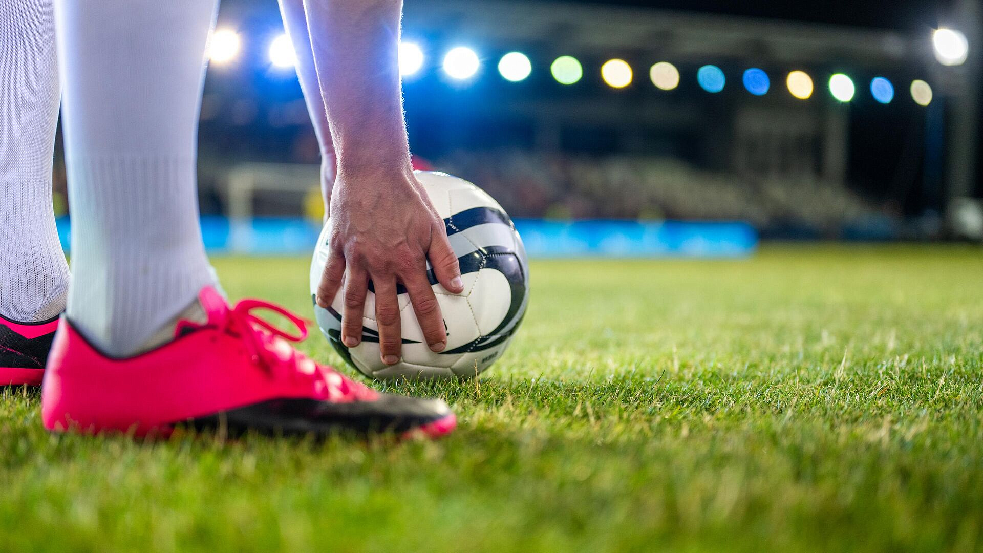 ЦСКА продлил контракт с 18-летним защитником Даниловым