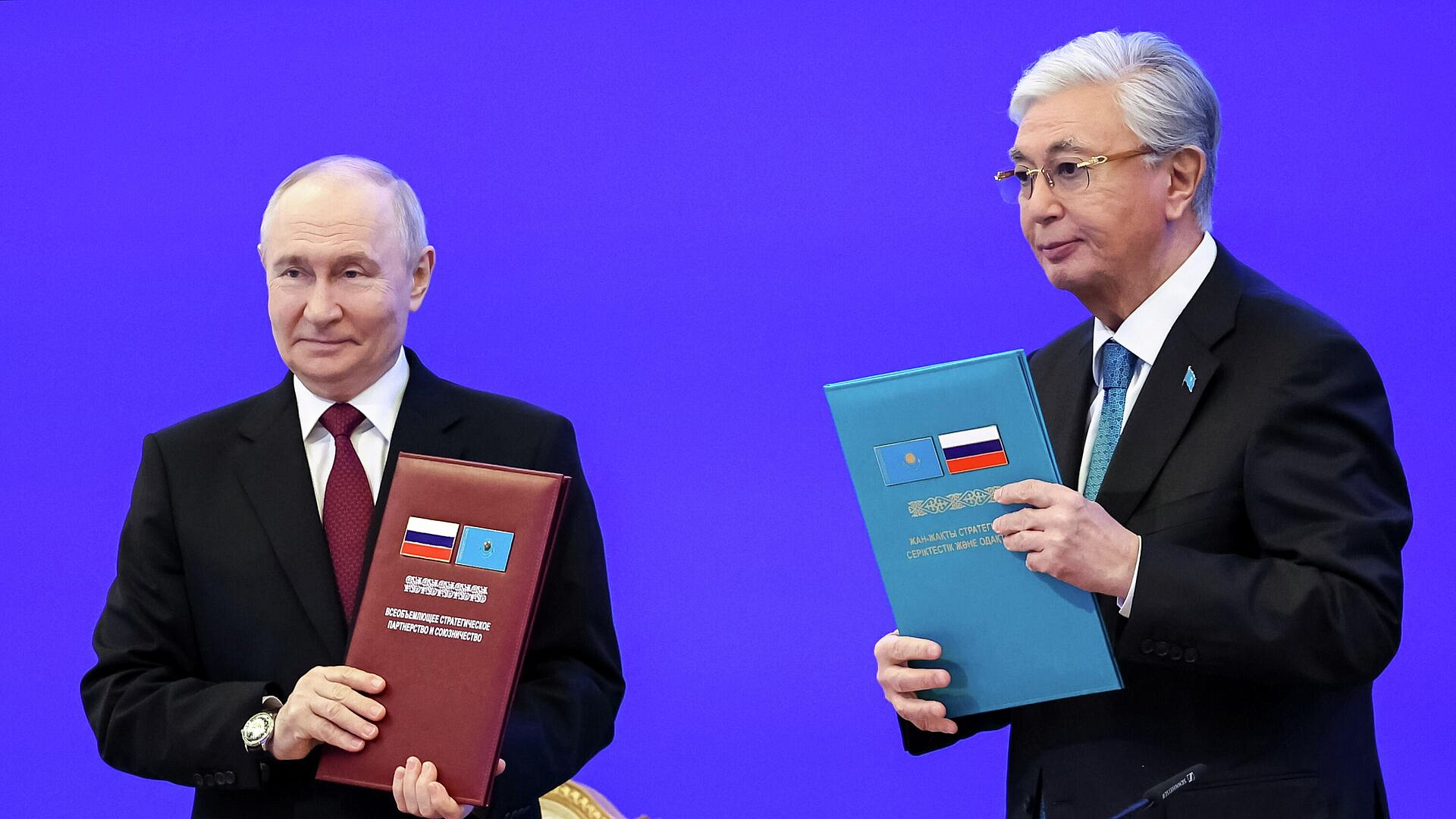 Путин и Токаев заявили о важности ответственного отношения к истории