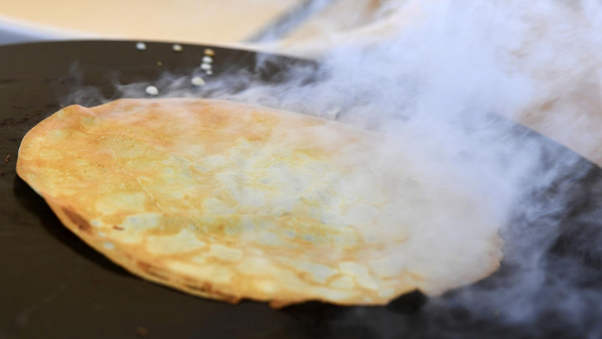 В Белгороде установили рекорд по выпеканию блинов онлайн