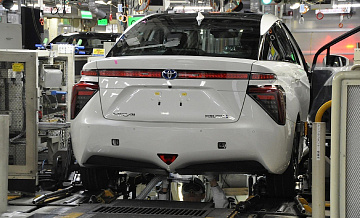 Предприятия Toyota остановили работу на территории Японии