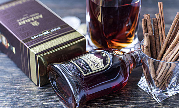 В Норильске в тундре нашли сотни бутылок коньяка