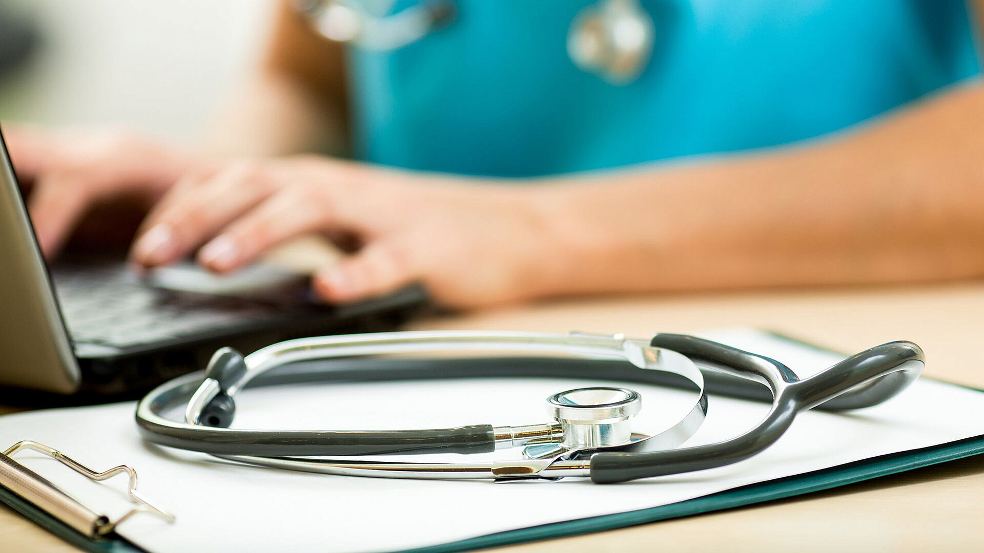 Отоларинголог рассказала, чем отличаются наружный и средний отит