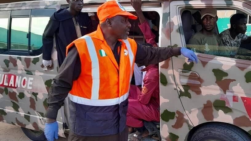 В Нигерии при нападении боевиков на военную базу погибли минимум 20 человек