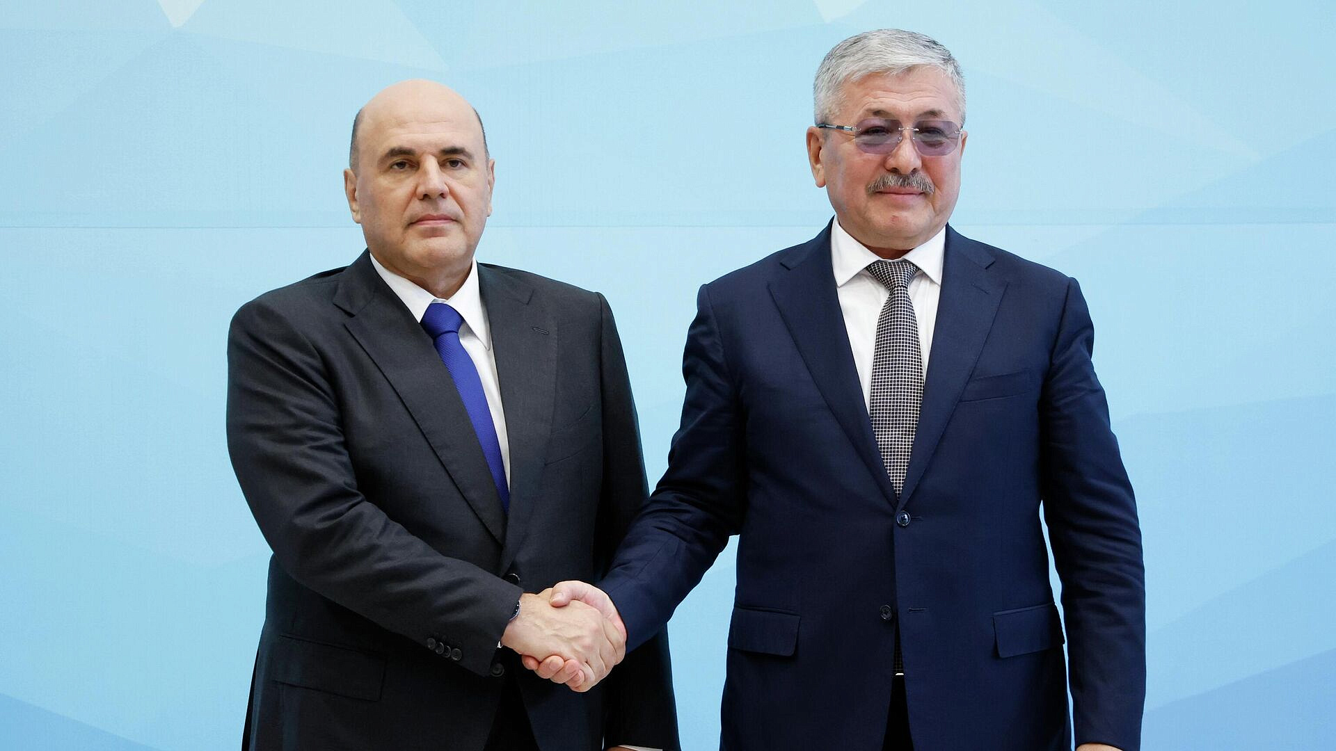 Мишустин провел телефонный разговор с премьером Киргизии