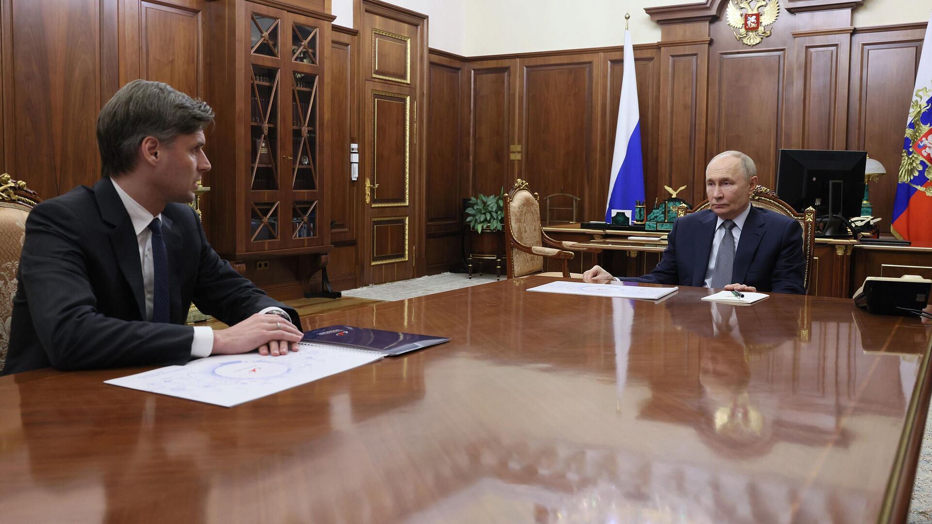 Путин надеется, что Баканов применит свои лучшие качества в "Роскосмосе" Путин надеется, что Баканов применит свои лучшие качества в "Роскосмосе"