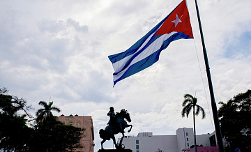 Кубинцы с оптимизмом встретили прибытие российского танкера с нефтью