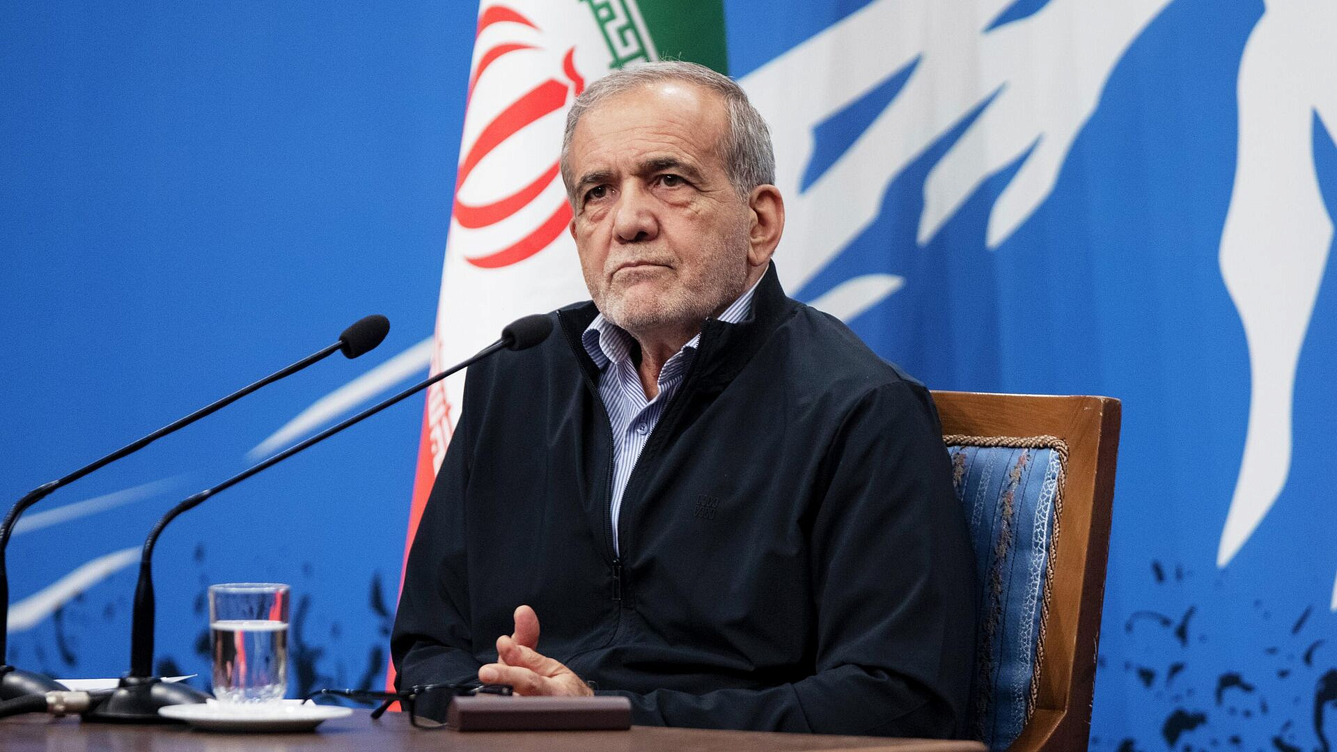 Президент Ирана принял участие в митинге, несмотря на удары по Тегерану