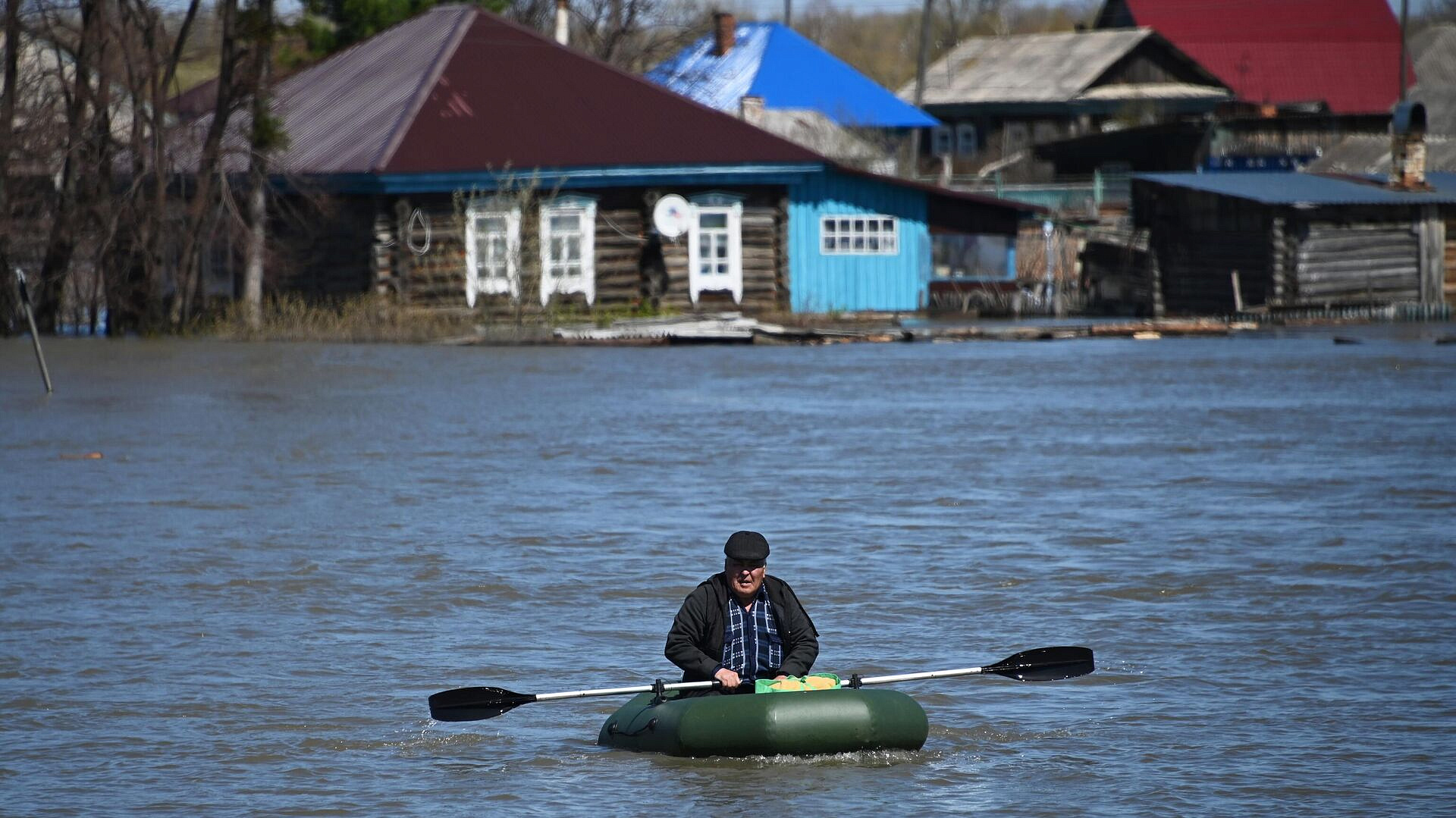 В двух районах Омской области ввели режим ЧС из-за паводка