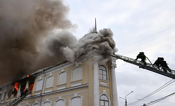 В Туле почти потушили пожар в военном госпитале