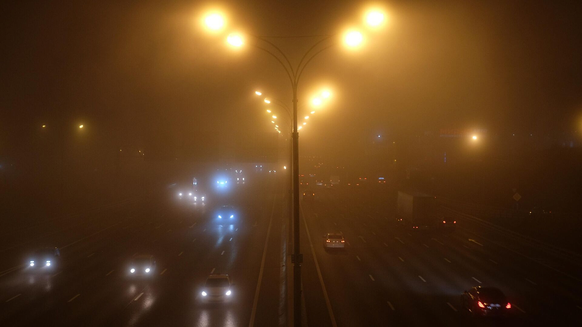 Синоптики предупредили, в каких регионах снизится видимость на дорогах