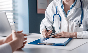 Семь скринингов для выявления рака доступны россиянам по ОМС, заявил Каприн