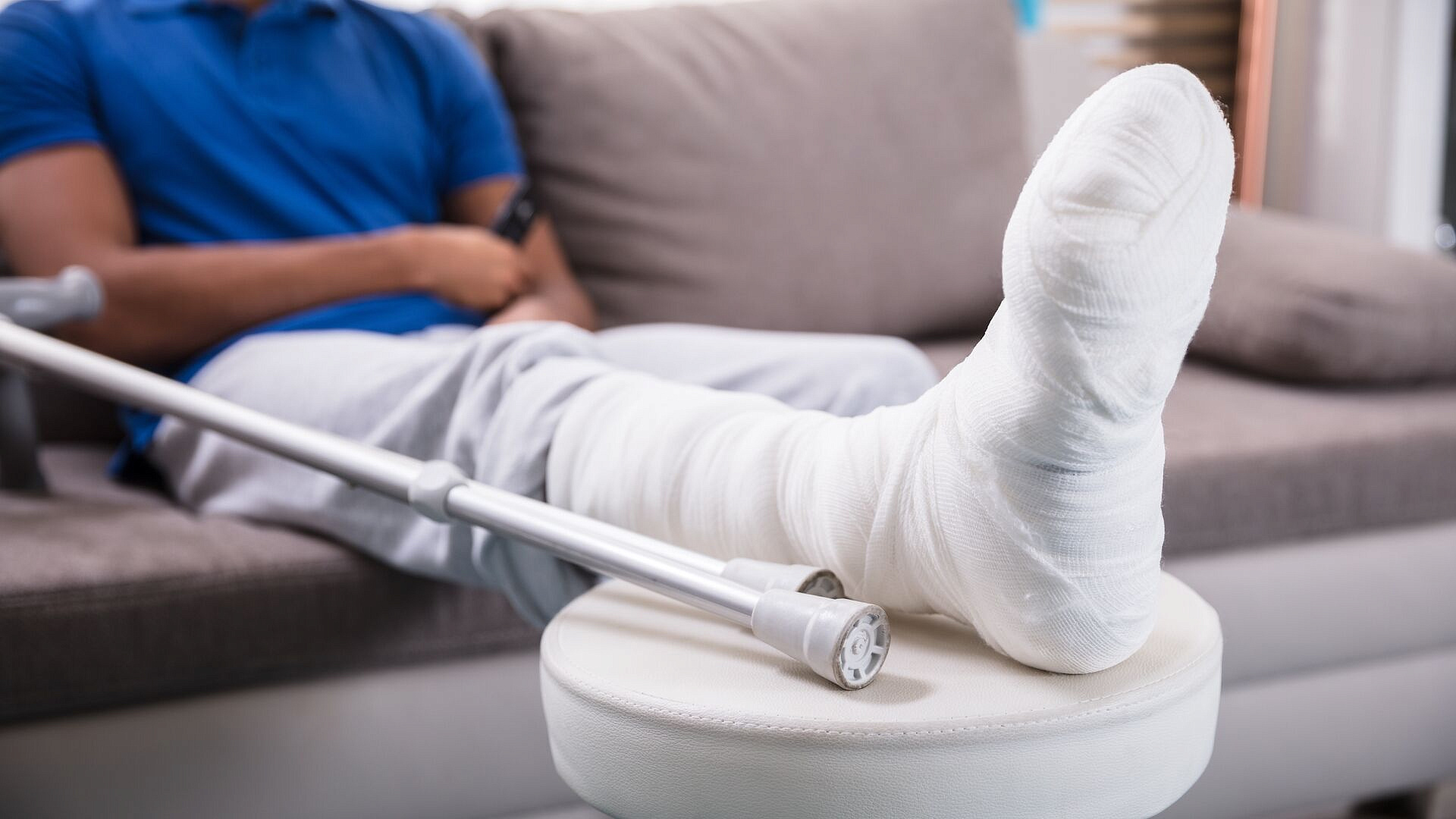 Врач рассказал об опасности переломов после 50 лет