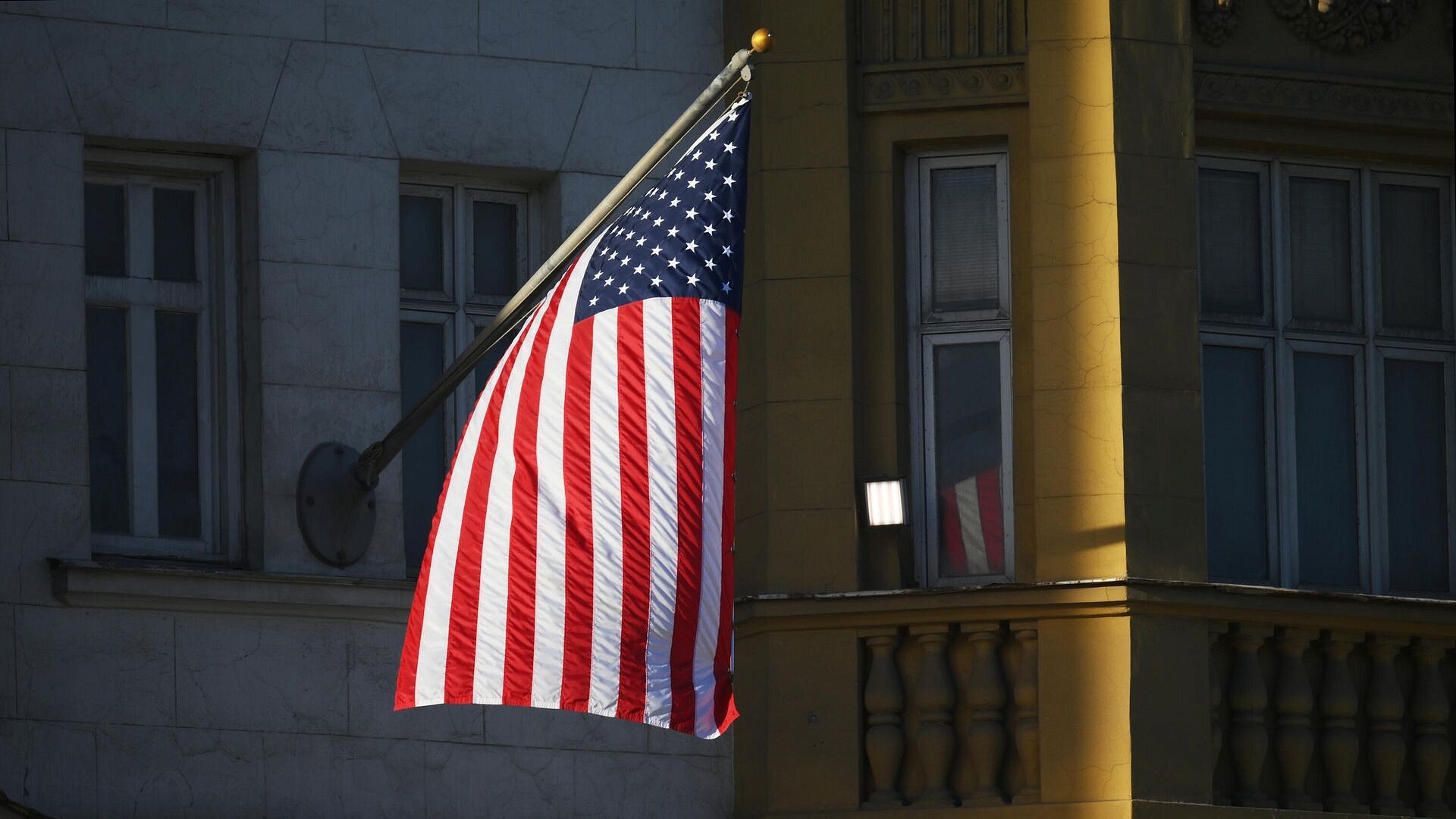 США могут ввести новые ограничения на продажу чипов в Китай, сообщили СМИ
