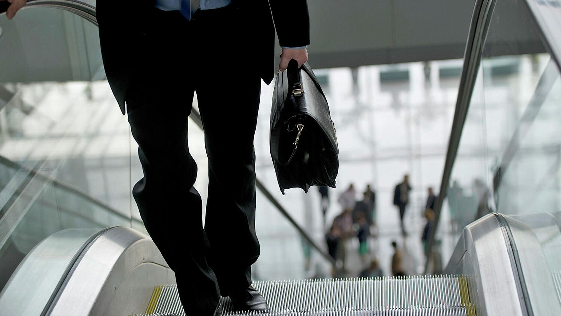 Володин сравнил оставшихся и уехавших бизнесменов