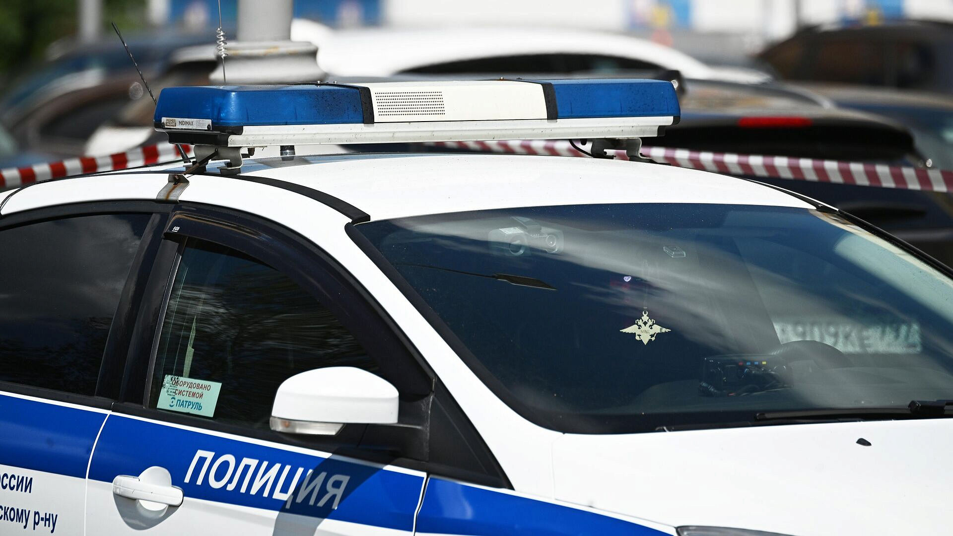 Под Петербургом бездомный, пытаясь согреться, сжег автомобиль