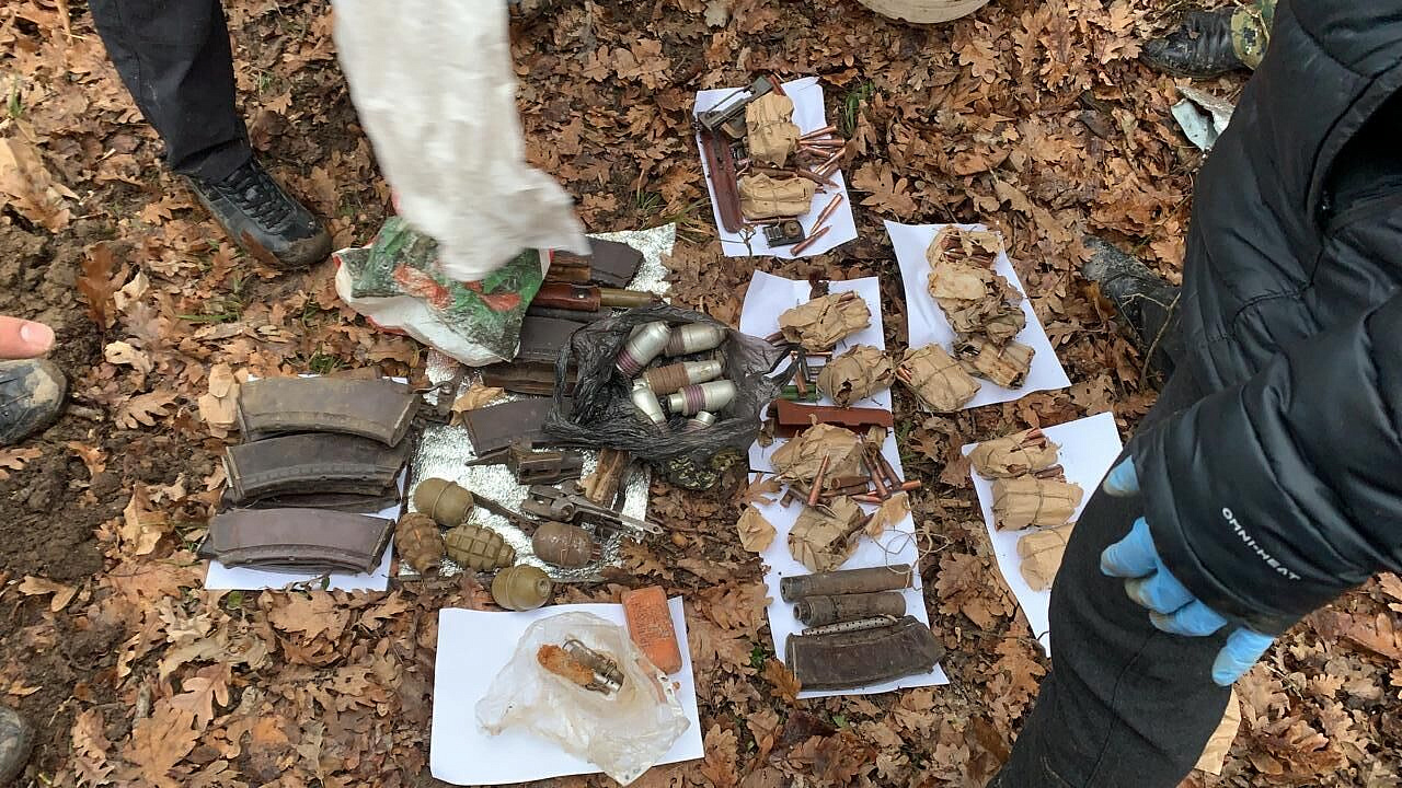 В Дагестане обнаружили тайники с оружием 