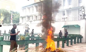 Демонстранты в ДР Конго атаковали посольства Франции, Руанды и Уганды