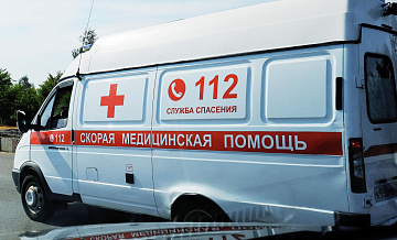 В Старой Руссе девочка попала в реанимацию из-за сброшенного стекла