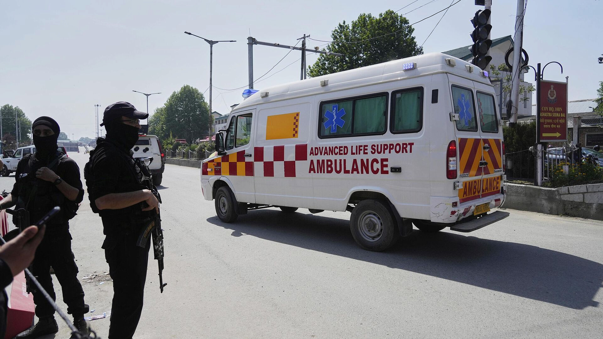 В Индии не менее 400 лачуг сгорели при пожаре рядом с рыбным рынком