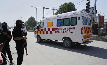 В Индии не менее 400 лачуг сгорели при пожаре рядом с рыбным рынком