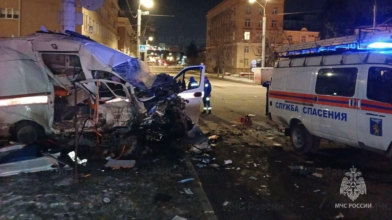 Врач рассказал о состоянии водителя скорой, пострадавшего в ДТП в Белгороде