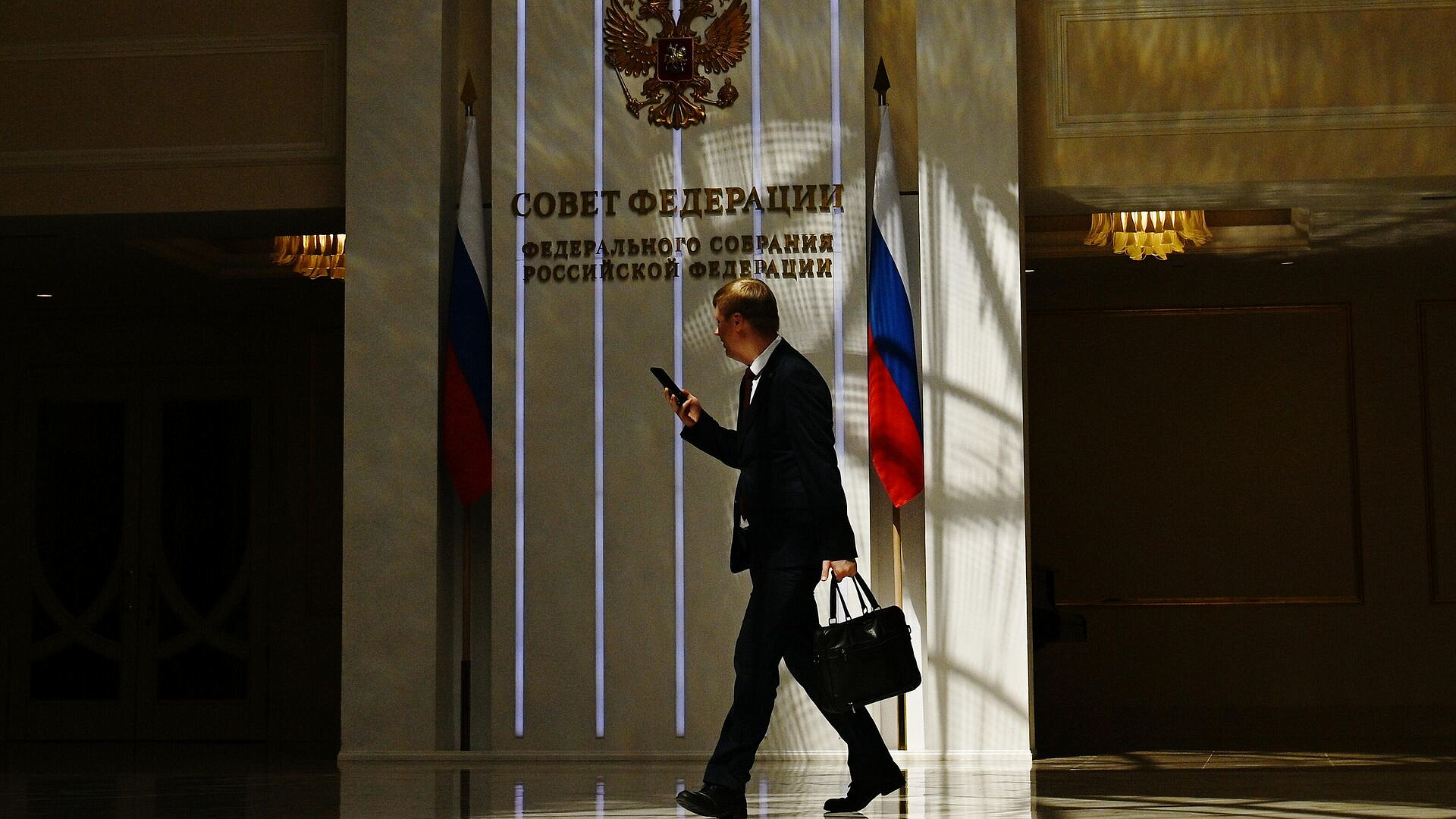 В Совфеде предупредили об угрозе от покинувших Россию айтишников В Совфеде предупредили об угрозе от покинувших Россию айтишников