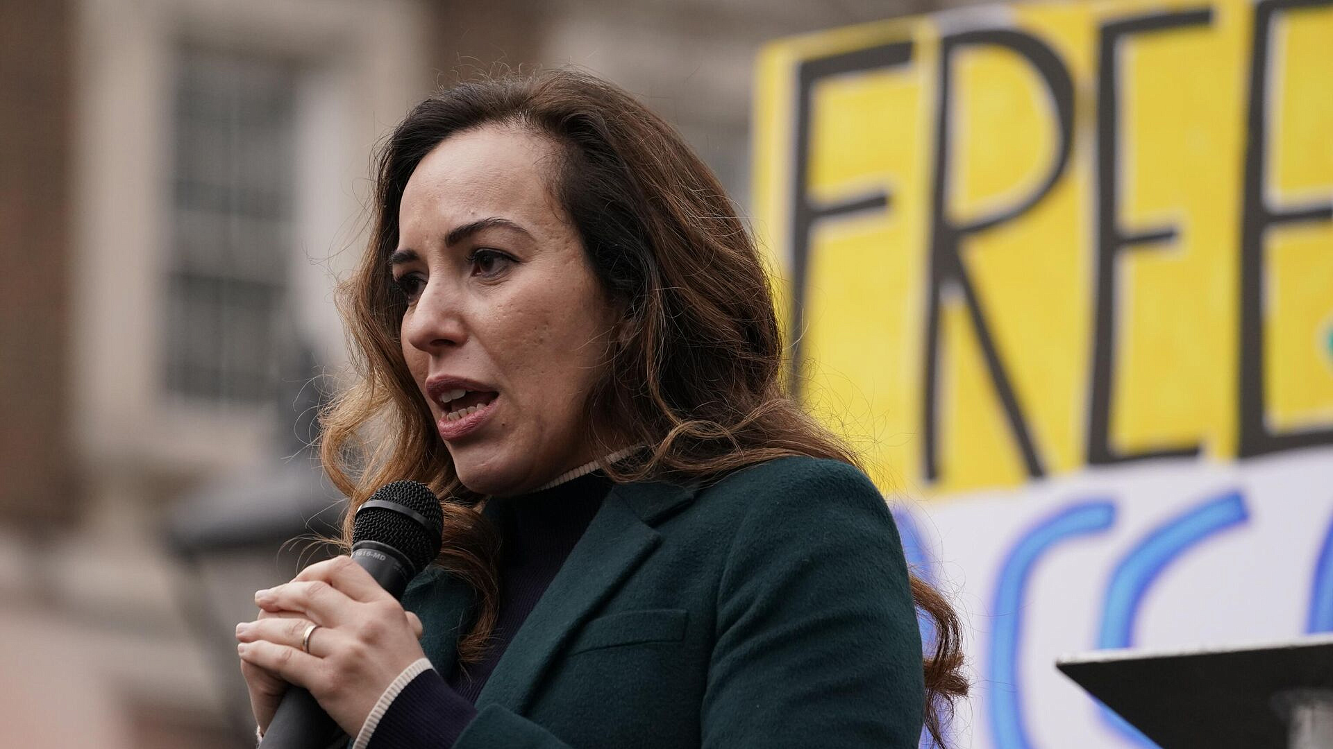 Супруга Ассанжа призвала Байдена прекратить дело против него