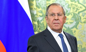 Запад остервенело давит на торговых партнеров России, заявил Лавров