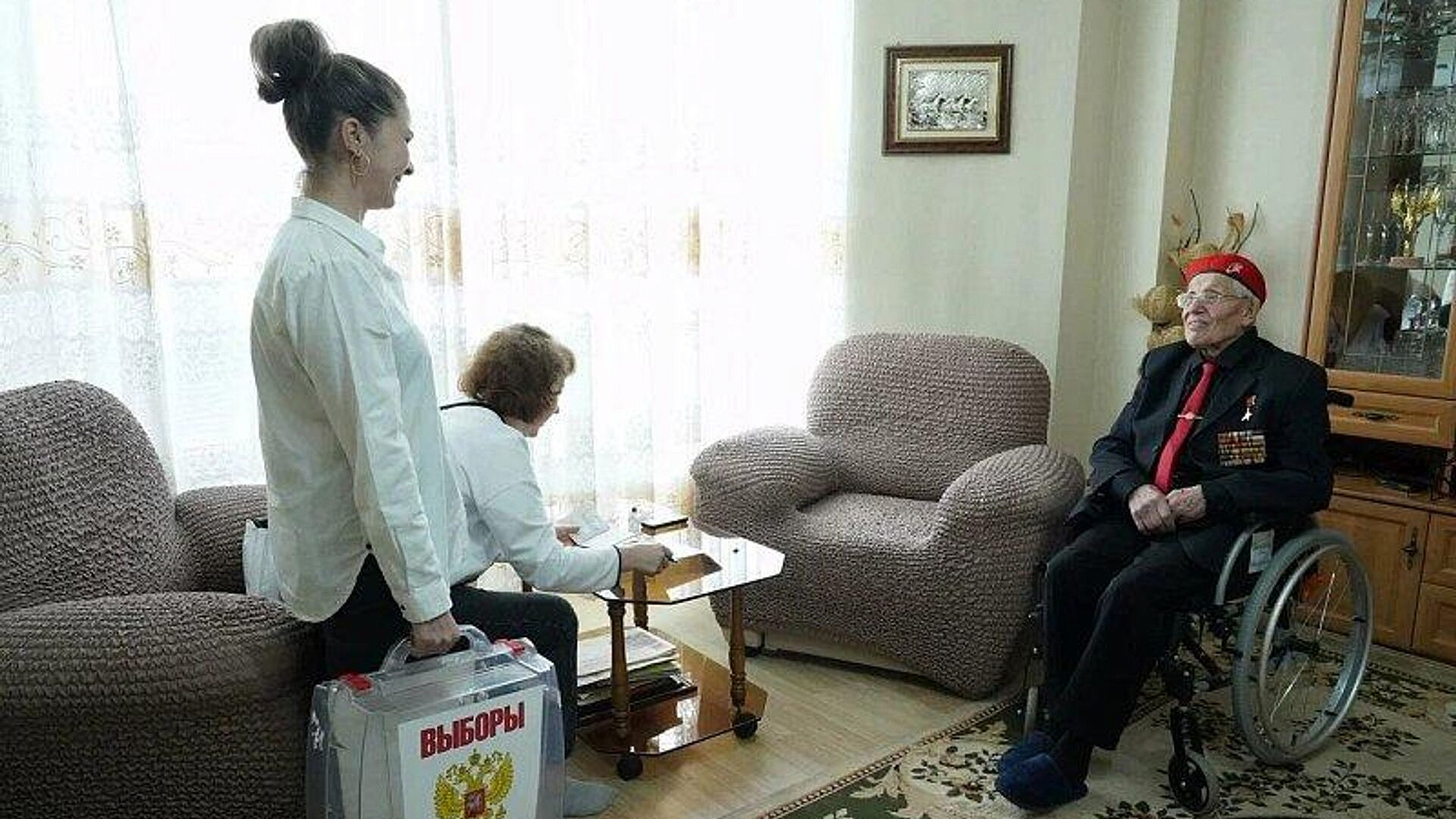 Герой России 101-летний ветеран из Сочи проголосовал на выборах президента