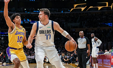 "Лейкерс" обыграли "Кливленд" в матче регулярного чемпионата НБА