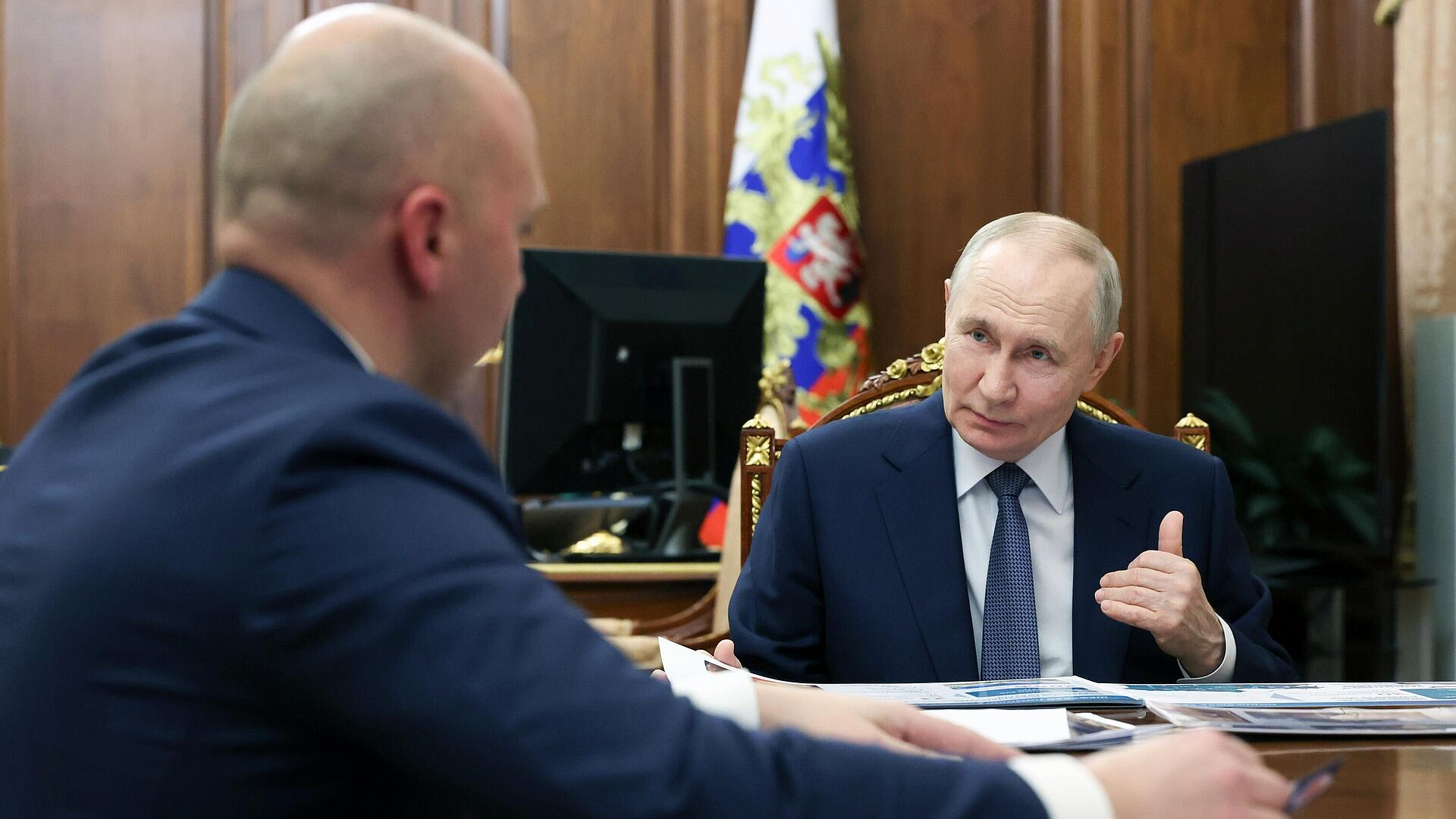 "Наградят Путина". На Западе резко высказались о России