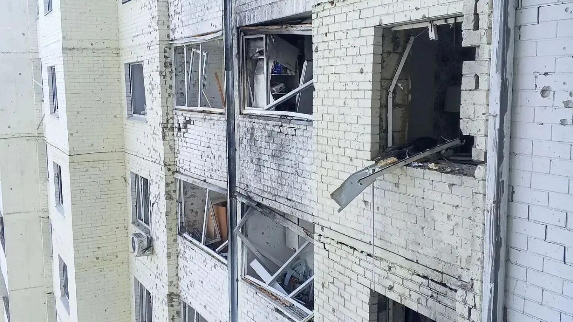 В Орле из-за атаки БПЛА ВСУ пострадали почти сто квартир и 40 машин