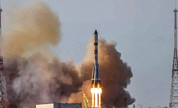 Космонавты пристыкуют грузовик "Прогресс МС-33" к МКС, сообщил Роскосмос