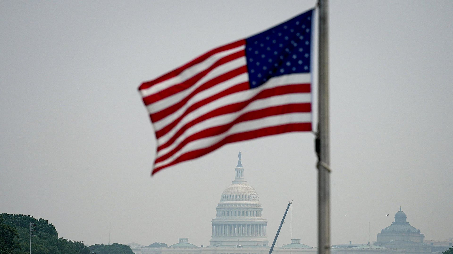 Демократы в США будут против новых антироссийских санкций, пишет Politico