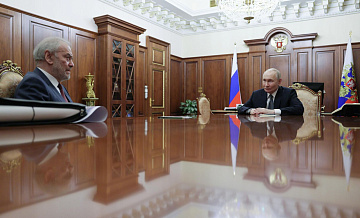 Гергиев сравнил театры с футбольными клубами