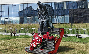 В Москве установили монумент Юрию Никулину установили у стадиона "Динамо"