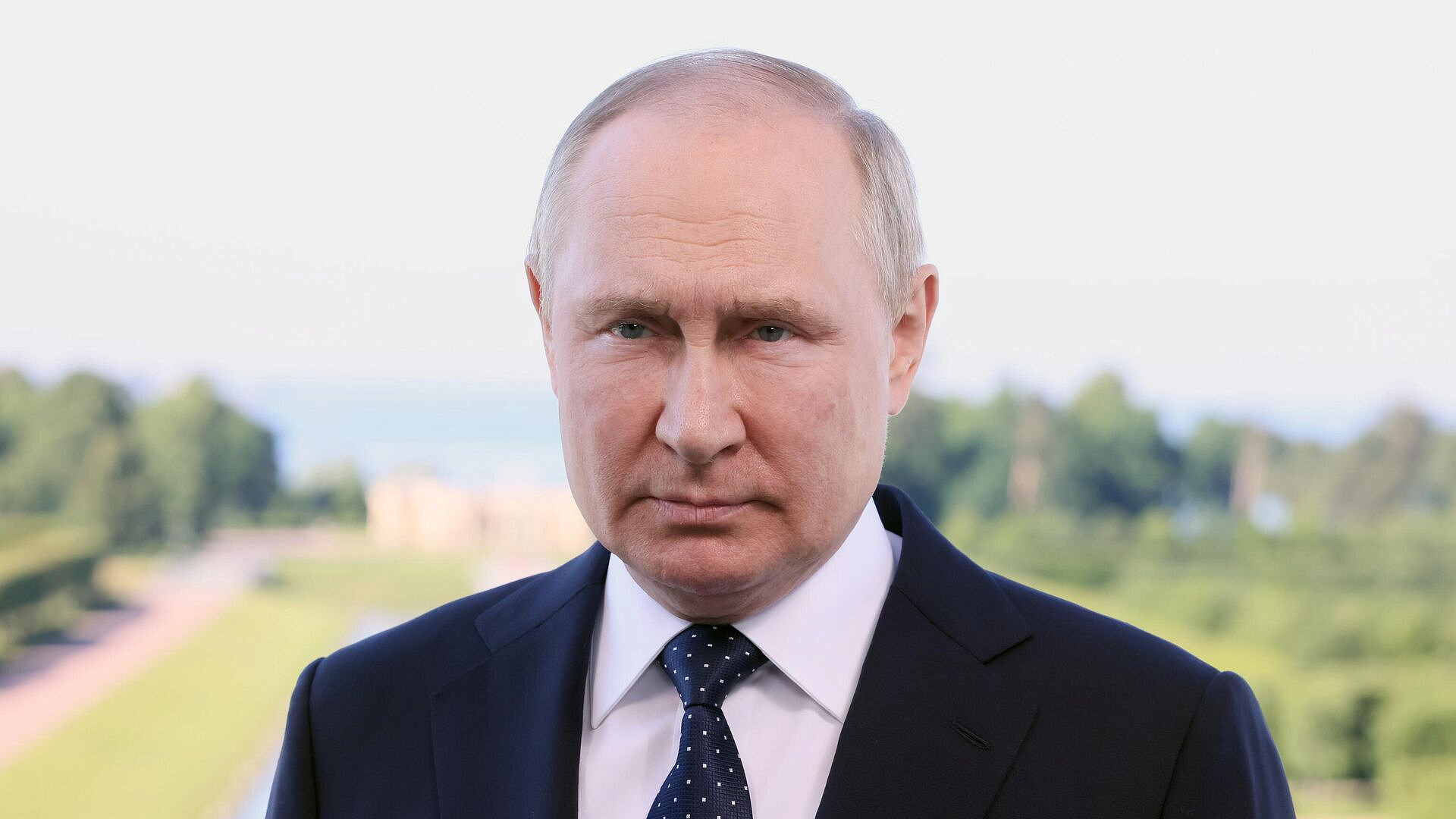 Путин рассказал, как Петербург воспитал в нем чувство прекрасного Путин рассказал, как Петербург воспитал в нем чувство прекрасного