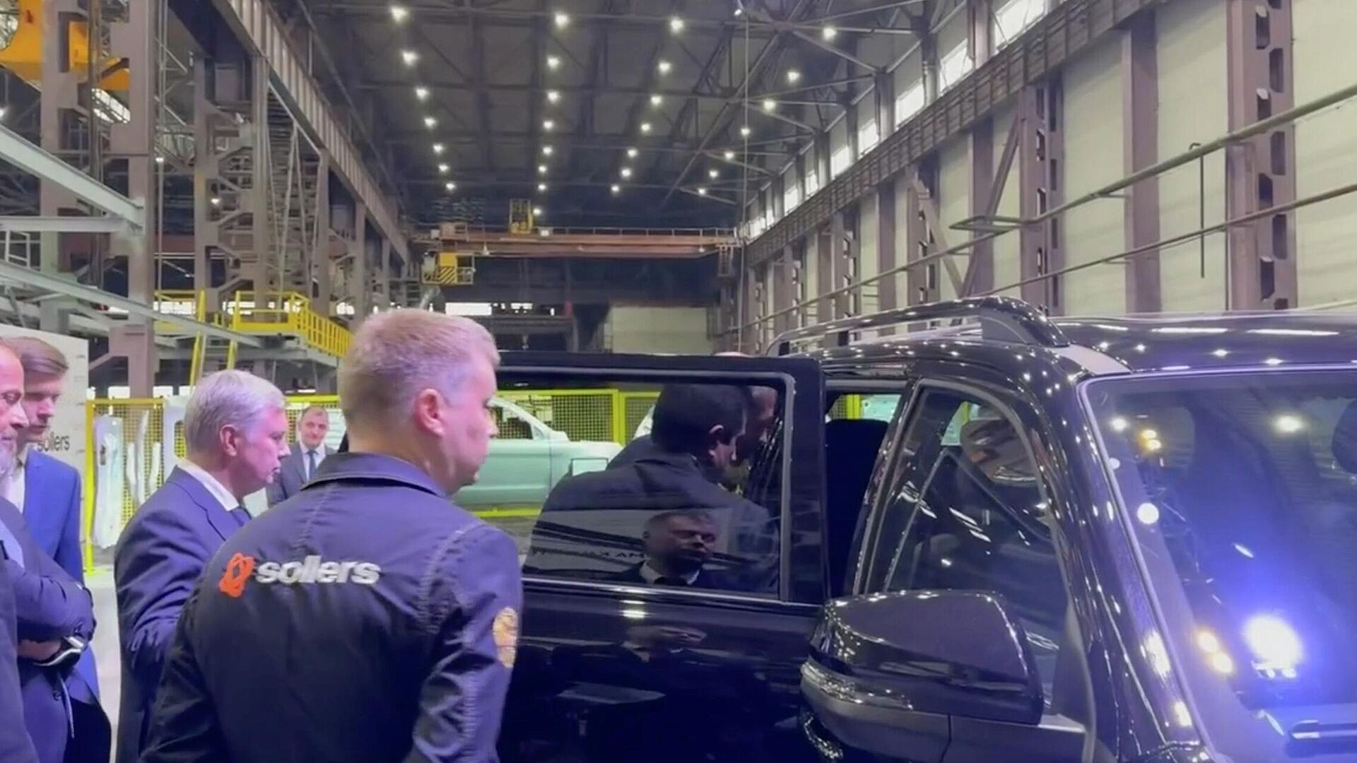 Мантуров осмотрел новый российский внедорожник Sollers S9