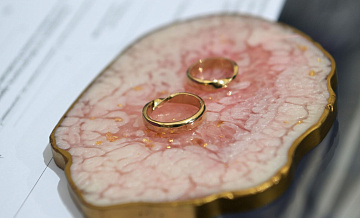 На Урале пара поженилась сразу после продления ареста жениху