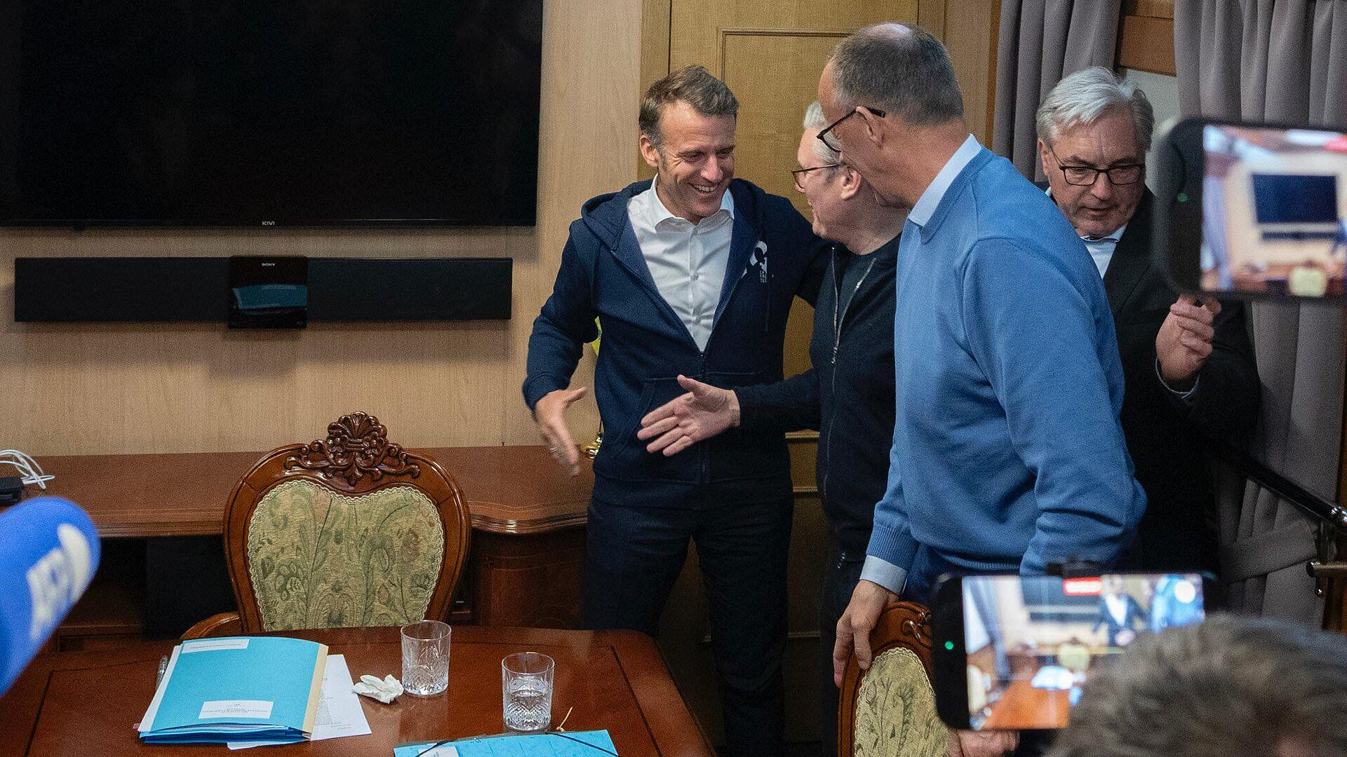 "Это фейк": в США осудили Елисейский дворец после оправданий из-за Макрона