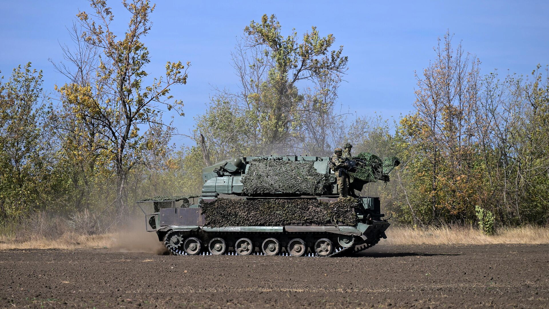 ПВО отразила атаку семи беспилотников, летевших на Москву