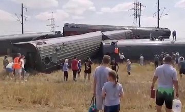 Водителя, пострадавшего при сходе поезда под Волгоградом, госпитализировали
