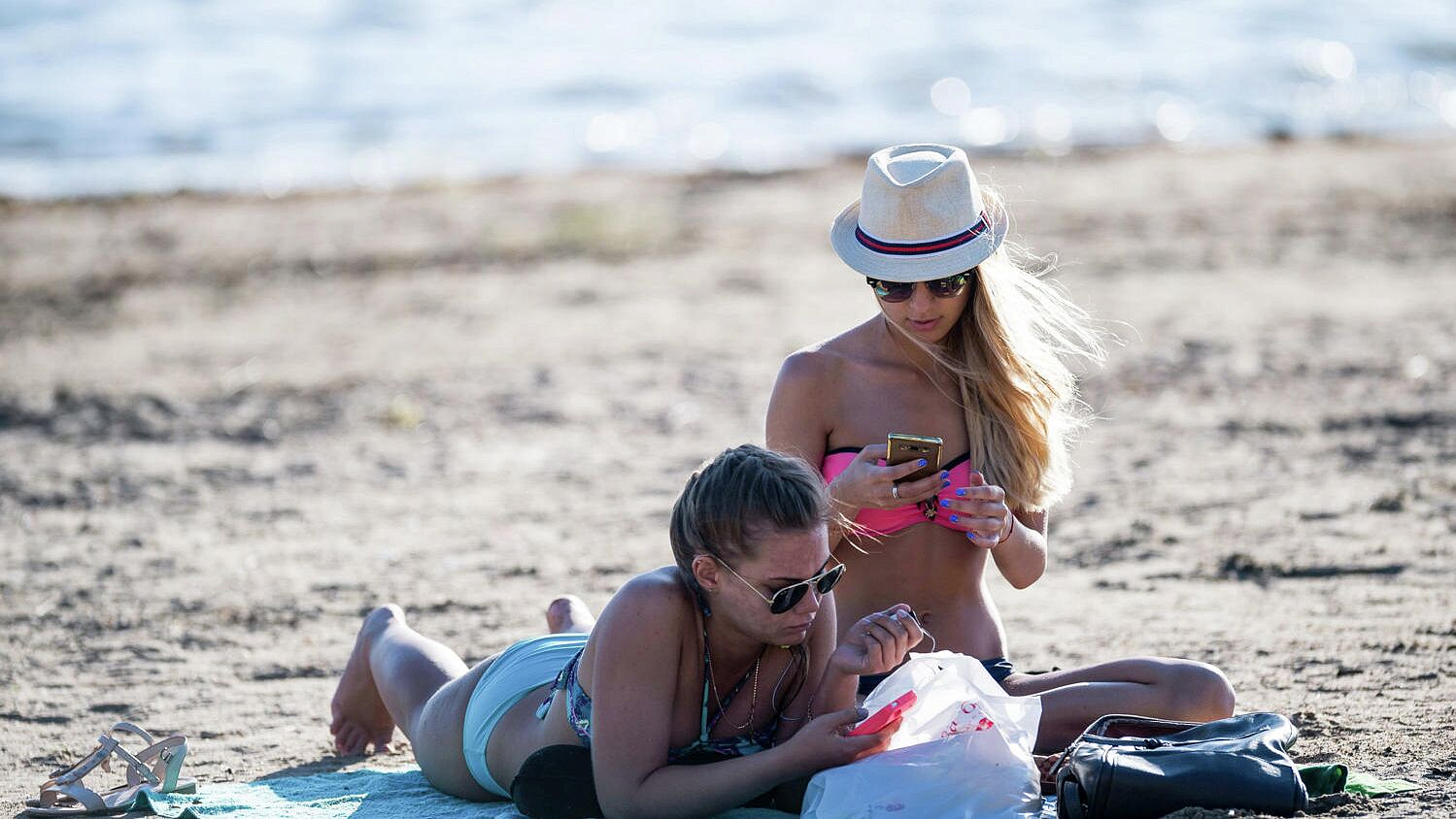 Врач рассказал, как правильно загорать, чтобы не получить ожоги